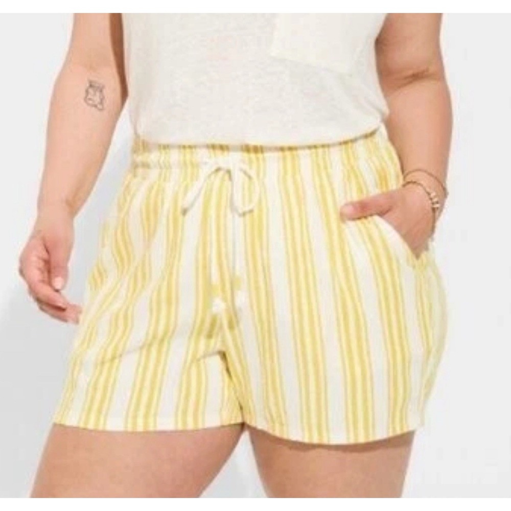 Torrid Pull On Stretch Linen Shorts Mid Rise 4X Stripe Butter Yellow NWT #V9-1